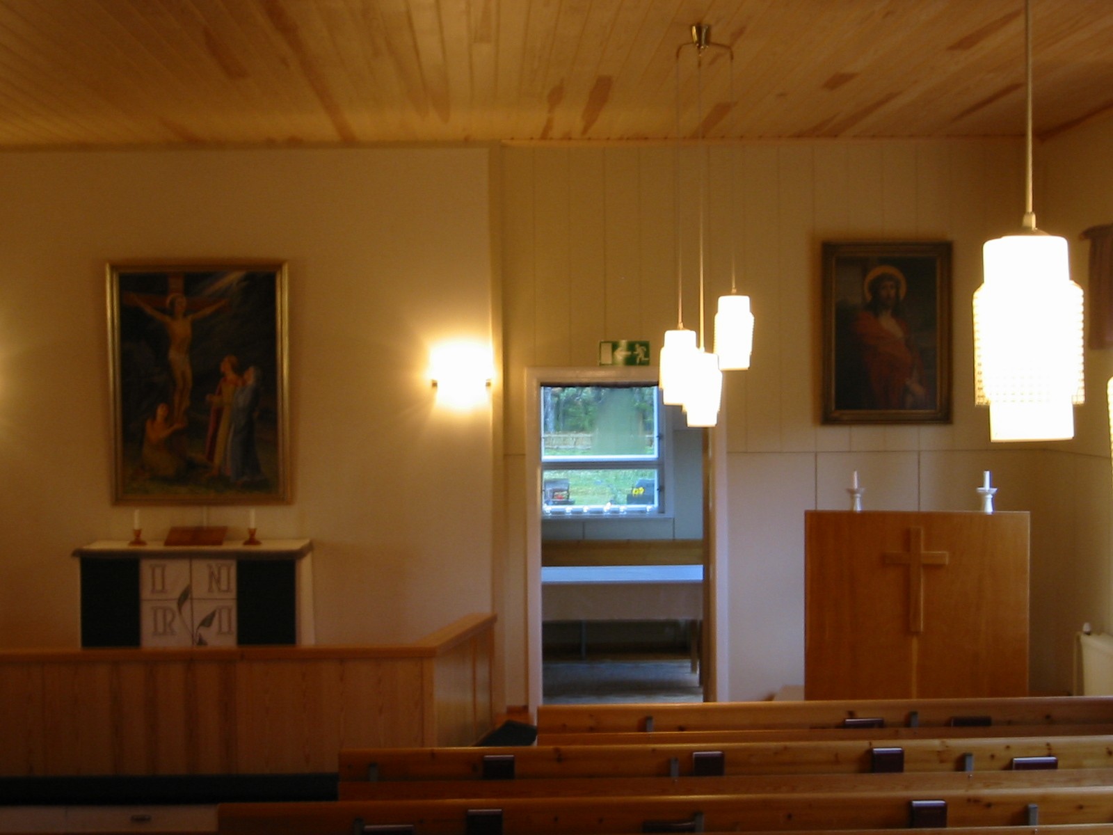Olkkolan kirkko, sisäkuva 2.jpg